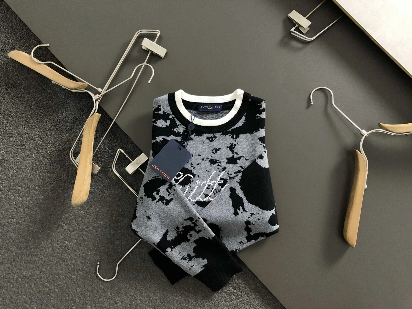wg.luxury-- 8V wool item: E-F443J1640H